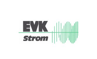Das Bild zeigt das Logo von EVK Strom mit einer grafischen Darstellung von Wellenlinien. Die Farben sind Schwarz und Grün. | © Energieversorgung Kleinwalsertal Logo