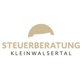 A simple logo for tax consulting in Kleinwalsertal. It features the lettering "TAX CONSULTING KLEINWALSERTAL" in a modern design. | © lang_background_wide_22-2 Logo